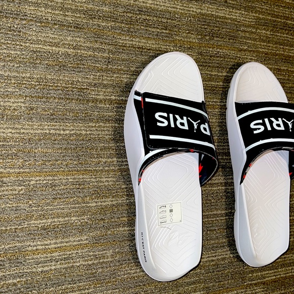 Brand new Jordan X Paris Saint Germain slides. Size US 11. - Picture 3 of 8